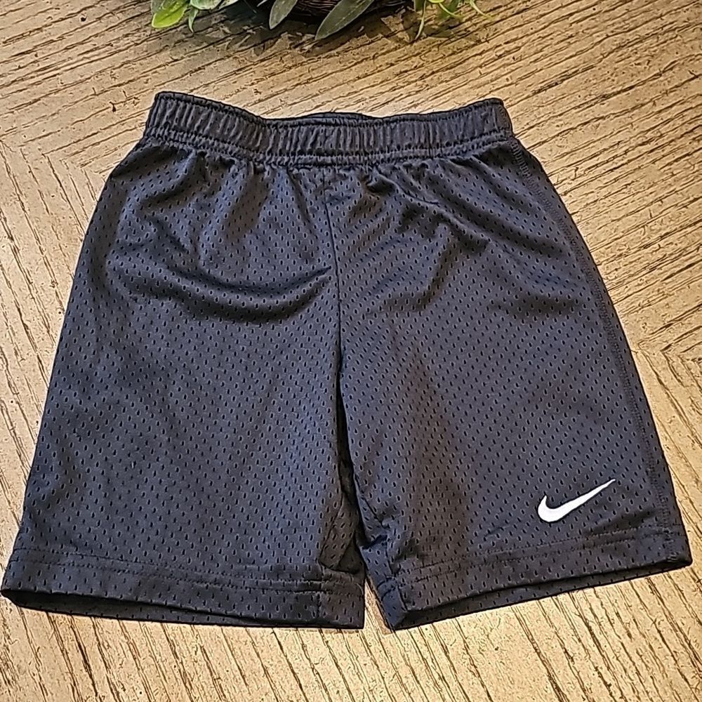 Nike shorts size 5/6 charcoal gray